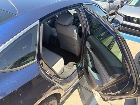 Used 2018 Honda Accord EX image 14