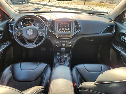 Used 2021 Jeep Cherokee Trailhawk w/ Sun, Sound & Nav Group image 8