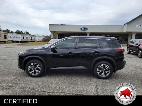 Used 2023 Nissan Rogue SV image 3