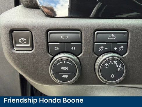 Used 2022 Chevrolet Silverado 1500 LT image 23