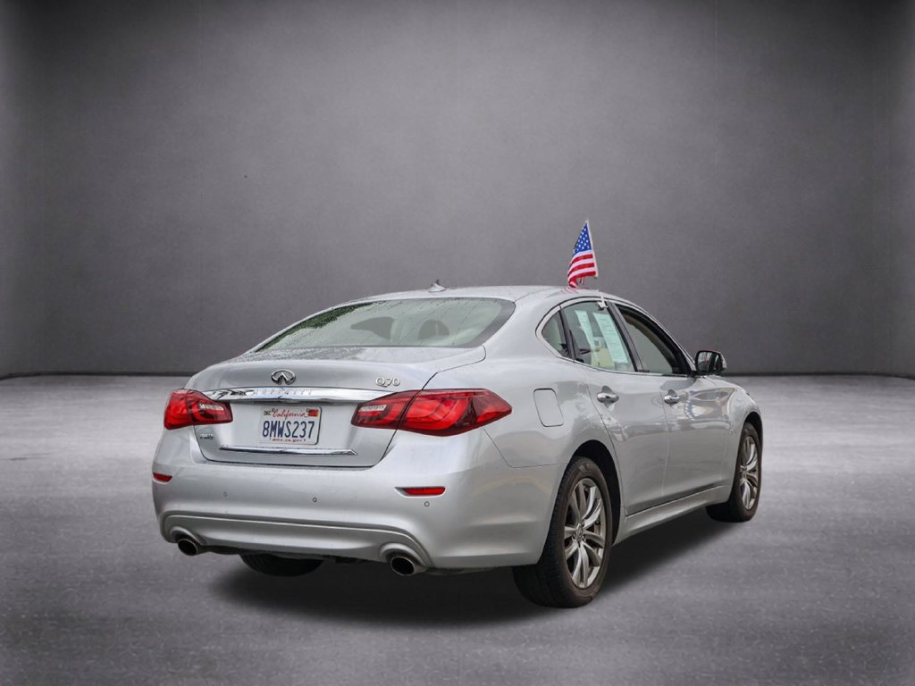 Used 2019 INFINITI Q70 Luxe AWD/4WD image 4