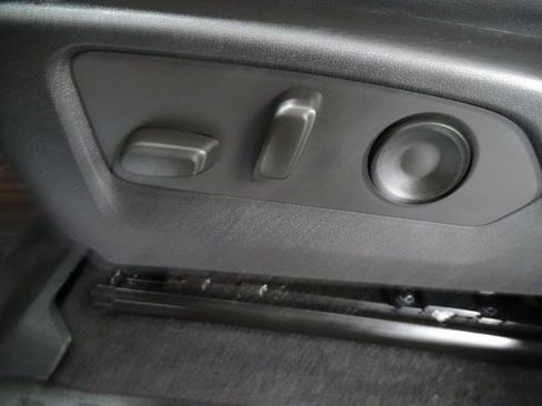 Certified 2024 GMC Canyon AT4X image 3