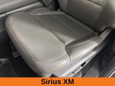 Used 2025 Ford Expedition Active AWD/4WD image 14