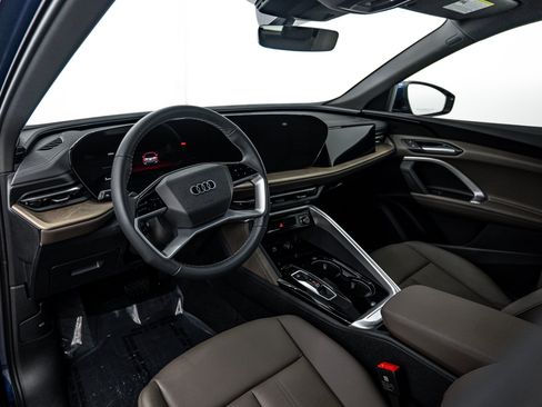 Used 2025 Audi Q5 Premium w/ Convenience Package AWD/4WD image 11