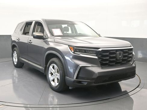 Used 2023 Honda Pilot LX image 9