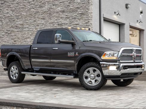Used 2016 RAM 2500 Laramie image 2