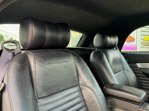 Used 2002 Ford Thunderbird Deluxe image 24