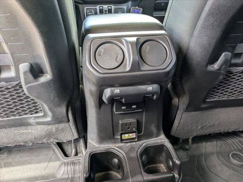 Used 2021 Jeep Gladiator Rubicon AWD/4WD image 16
