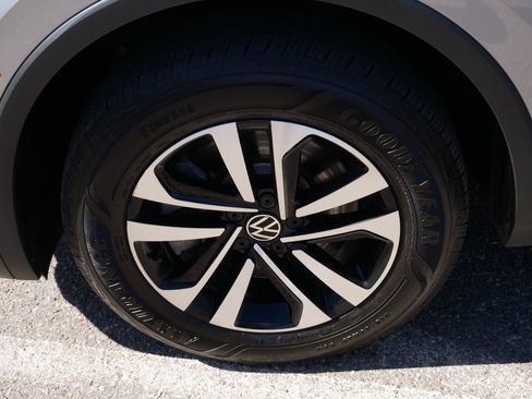 Used 2024 Volkswagen Tiguan S AWD/4WD image 15