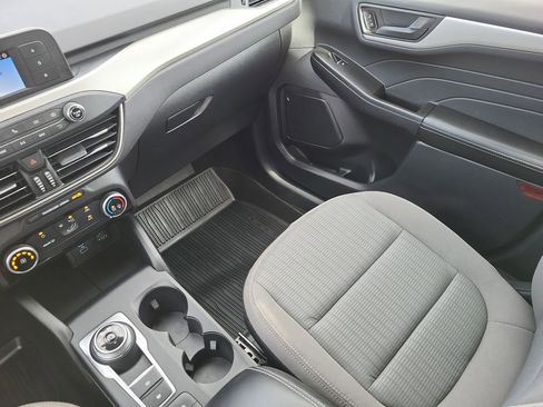 Used 2022 Ford Escape S image 11