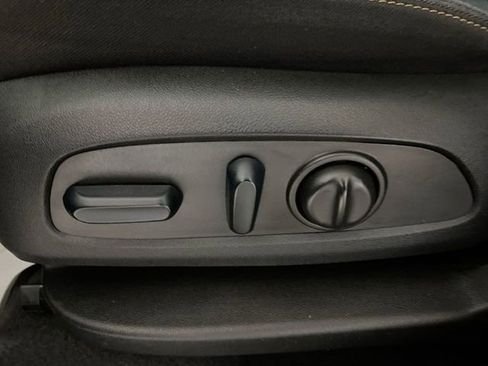 Used 2023 Chevrolet Equinox LT image 19