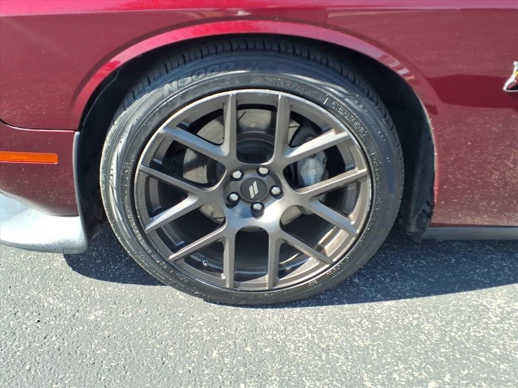 Used 2017 Dodge Challenger R/T Scat Pack RWD image 16