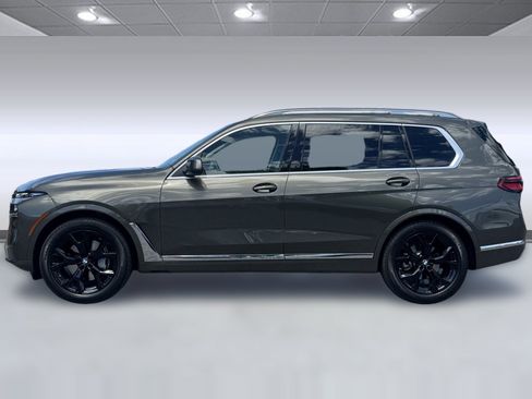 Used 2025 BMW X7 xDrive40i AWD/4WD image 2