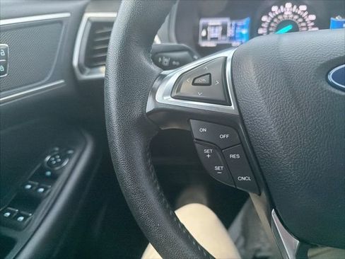 Used 2024 Ford Edge SEL image 38