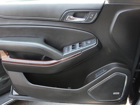 Used 2019 GMC Yukon XL SLT image 18