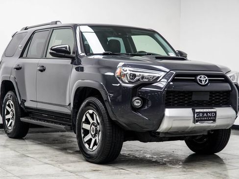 Used 2024 Toyota 4Runner TRD Off-Road Premium AWD/4WD image 9