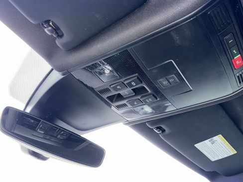 Certified 2023 Volkswagen Tiguan SE R-Line image 17