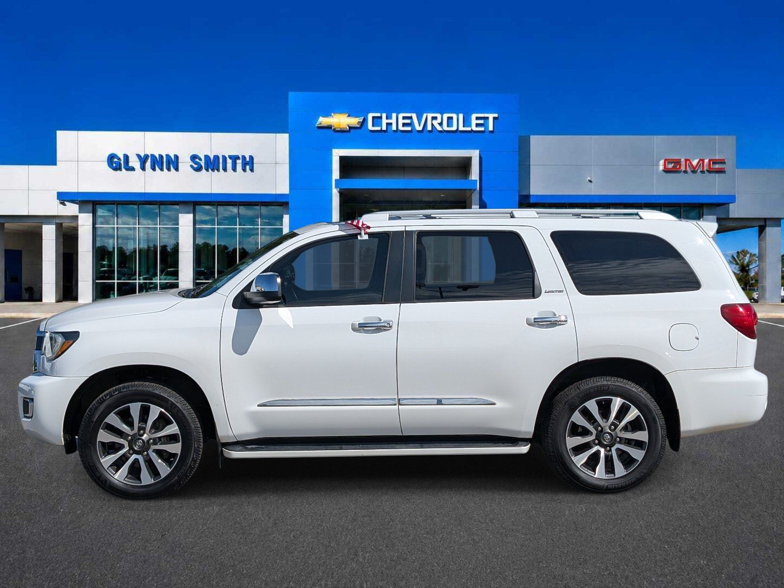 Used 2020 Toyota Sequoia Limited w/ Safety & Convenience Package RWD image 10