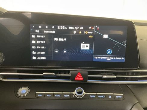 Used 2024 Hyundai Elantra SEL FWD image 17