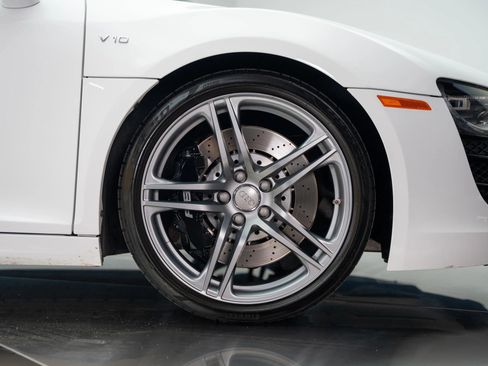 Used 2011 Audi R8 V10 image 29