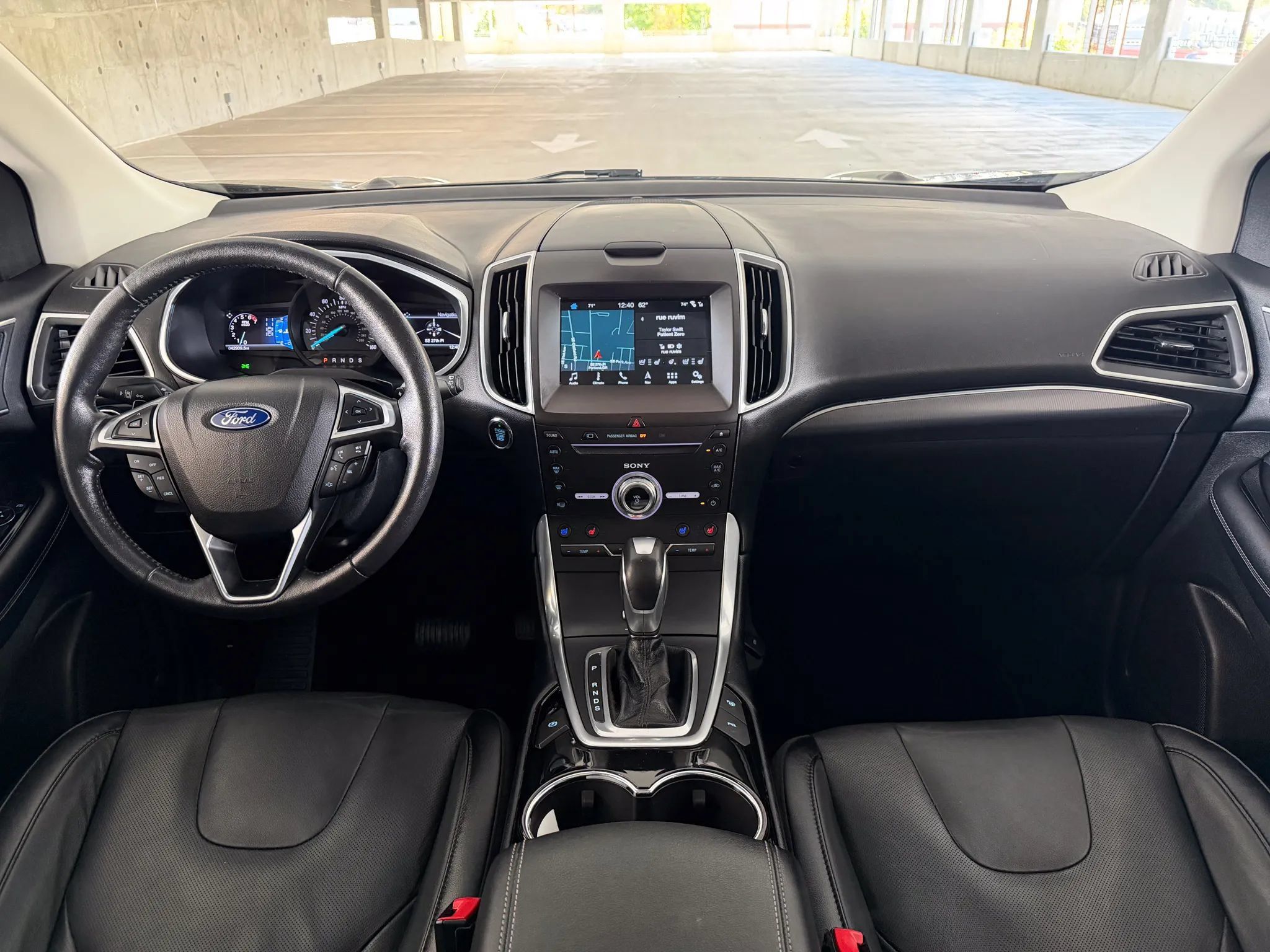 Used 2017 Ford Edge Titanium w/ Equipment Group 302A AWD/4WD image 30