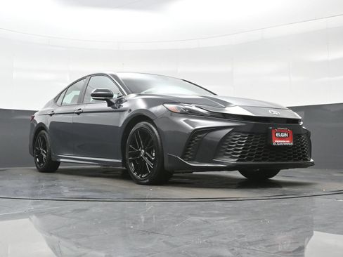 Used 2025 Toyota Camry SE FWD image 27