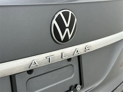Used 2023 Volkswagen Atlas Cross Sport SE w/ Panoramic Sunroof Package image 27