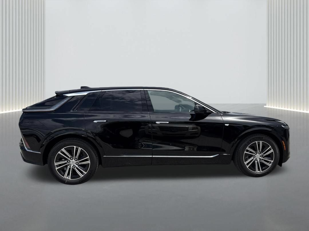 New 2026 Cadillac Lyriq Luxury RWD image 4