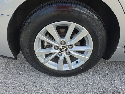Used 2025 Toyota Camry LE FWD image 12