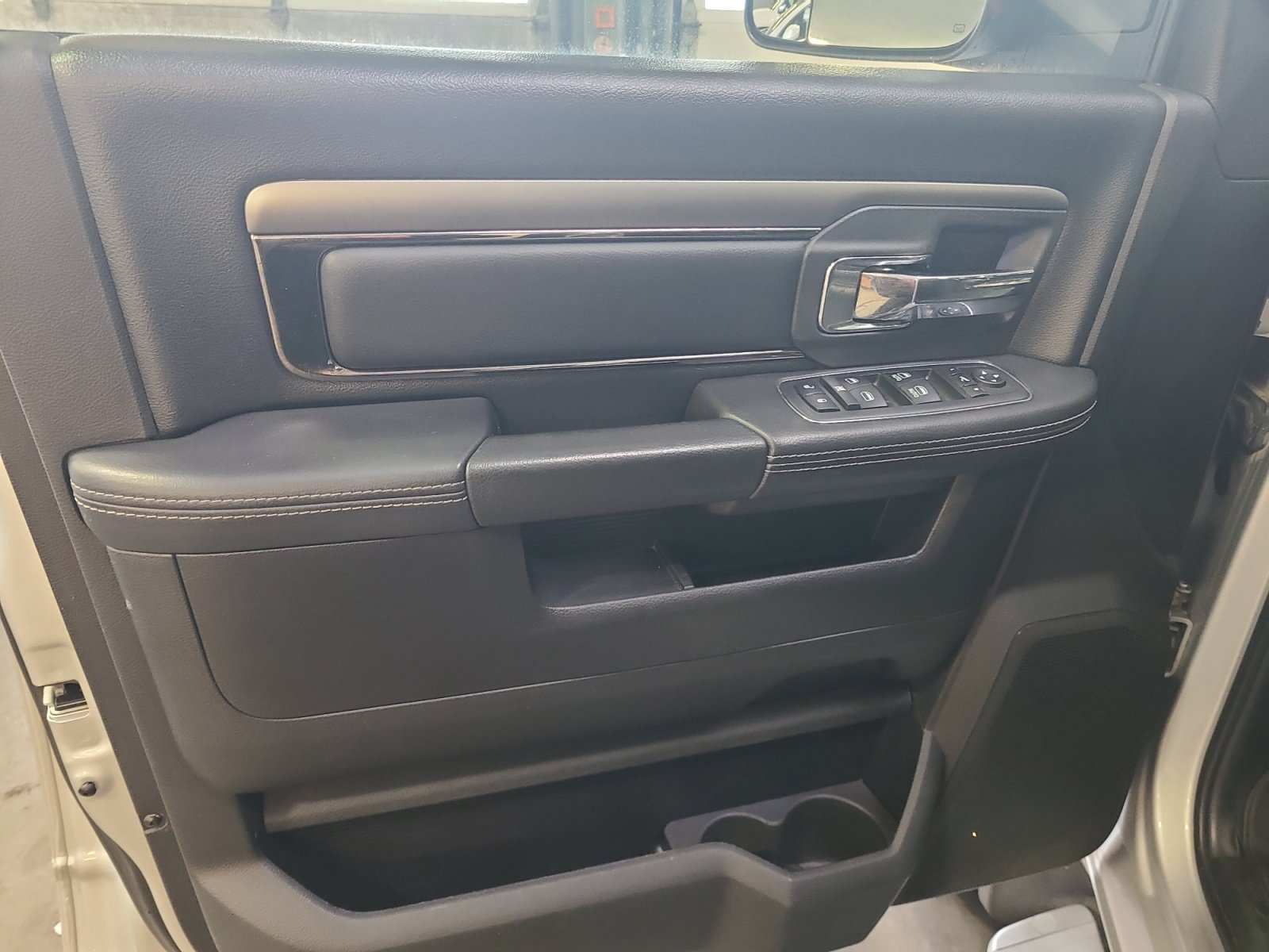 Used 2018 RAM 2500 Laramie w/ Sport Appearance Group AWD/4WD image 13
