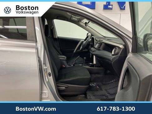 Used 2018 Toyota RAV4 LE image 13