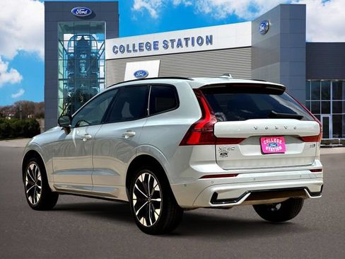 Used 2026 Volvo XC60 B5 Plus w/ Protection Package Premier AWD/4WD image 4