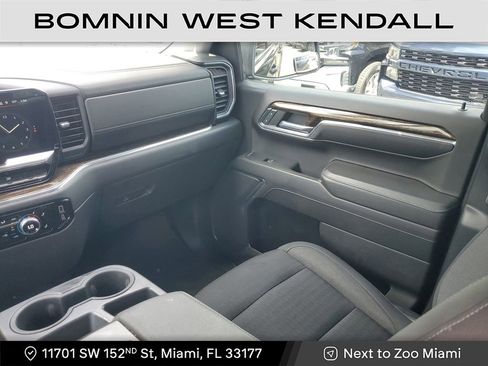 Used 2023 GMC Sierra 1500 SLE image 14