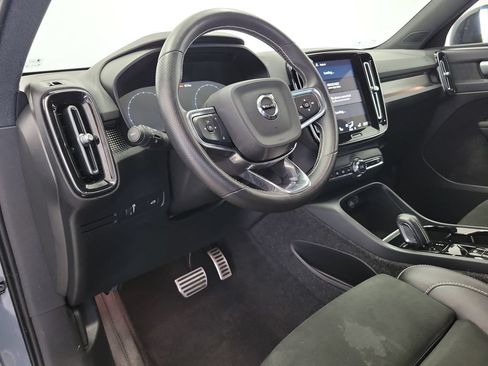 Used 2021 Volvo XC40 T4 R-Design w/ Climate Package FWD image 19