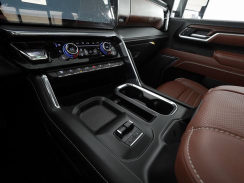 Used 2025 GMC Sierra 3500 Denali Ultimate image 23