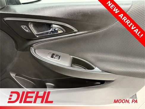 Used 2018 Chevrolet Malibu LT image 13