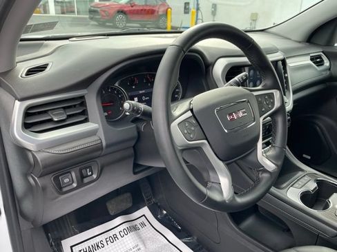 Used 2023 GMC Acadia SLT FWD image 18