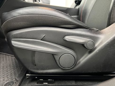 Used 2025 Jeep Compass Trailhawk image 9