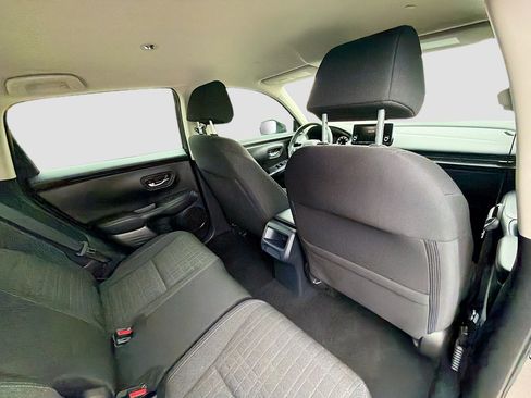 Certified 2023 Honda HR-V LX image 28