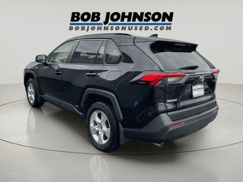 Used 2019 Toyota RAV4 LE AWD/4WD image 5
