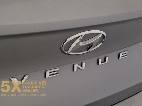 Certified 2024 Hyundai Venue SEL image 35