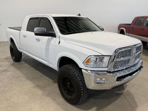 Used 2017 RAM 3500 Laramie w/ Convenience Group AWD/4WD image 6