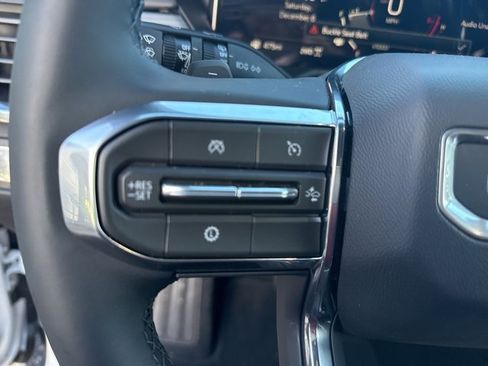 New 2026 GMC Acadia Elevation image 17