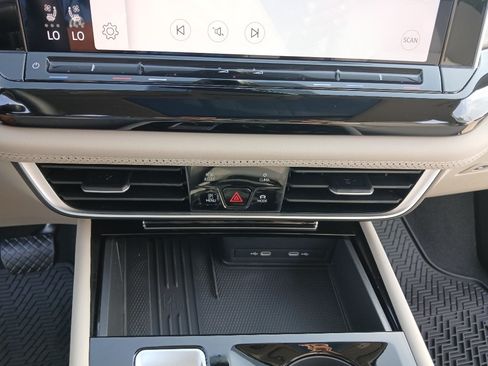 New 2026 Volkswagen Atlas SEL AWD/4WD image 17
