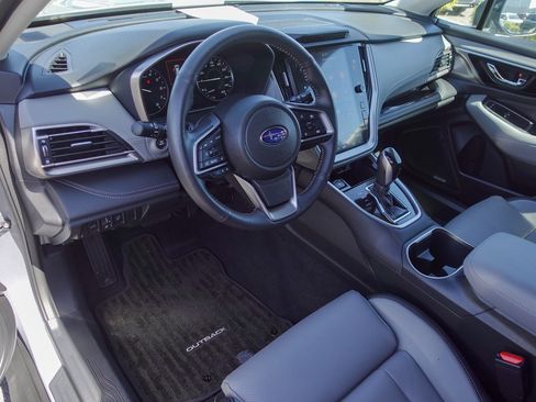 Certified 2025 Subaru Outback Limited AWD/4WD image 9