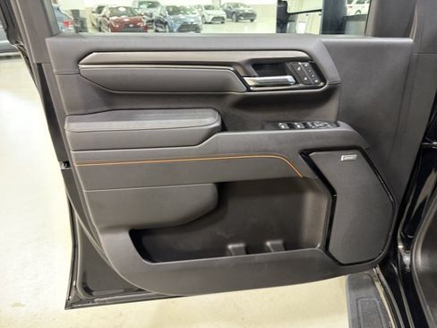 Used 2025 GMC Sierra 3500 AT4 w/ AT4 Premium Plus Package AWD/4WD image 17