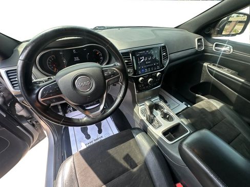 Used 2020 Jeep Grand Cherokee Altitude AWD/4WD image 31