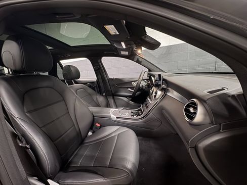 Used 2022 Mercedes-Benz GLC 300 4MATIC image 16