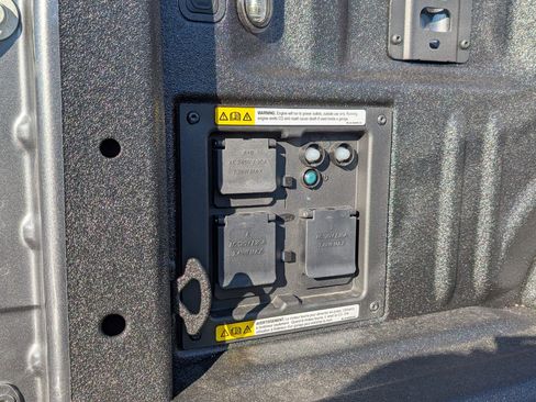 New 2025 Ford F150 Lariat w/ Equipment Group 502A High image 10