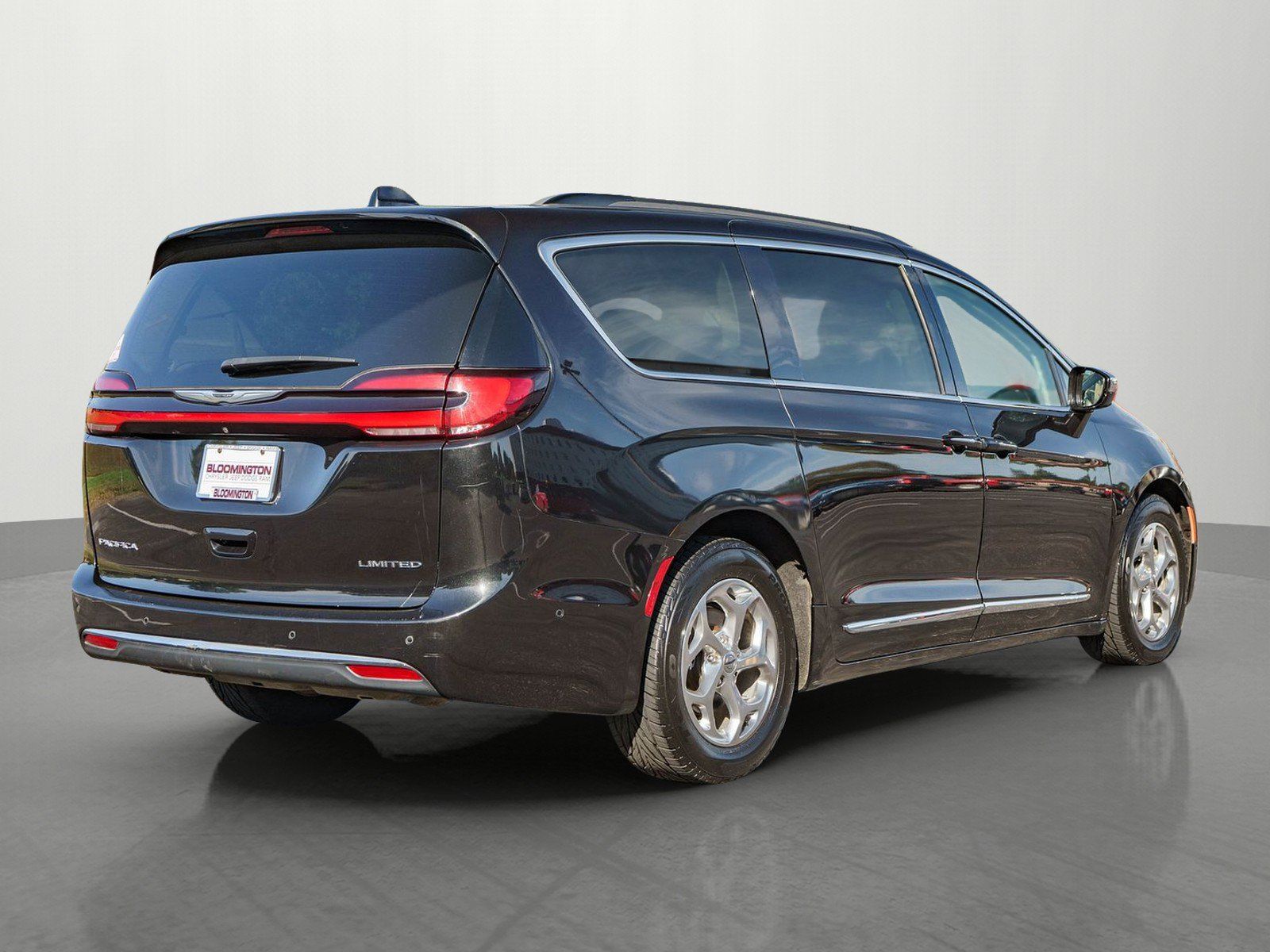 Used 2022 Chrysler Pacifica Limited FWD image 7
